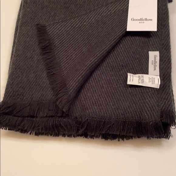 Goodfellow & co black grey fringed scarf - Picture 2 of 4